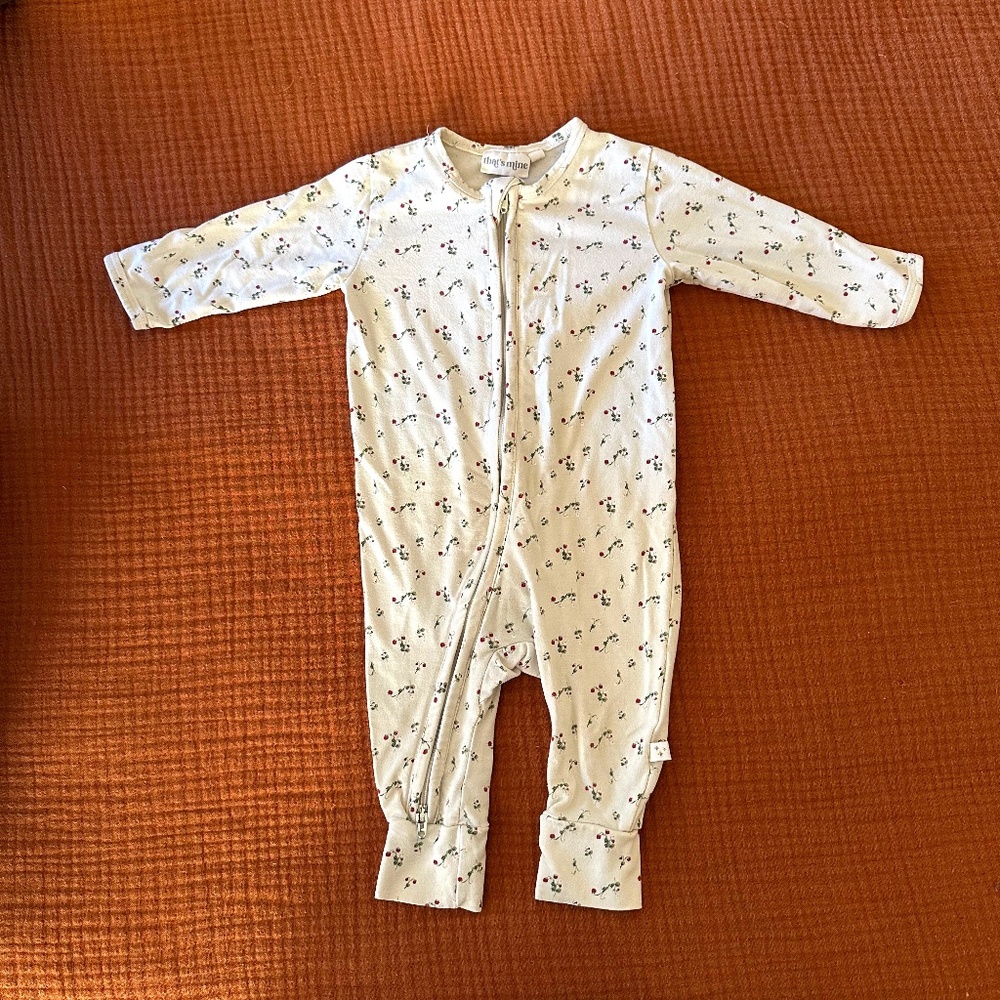 Cute pajamas for baby 0-3 months.